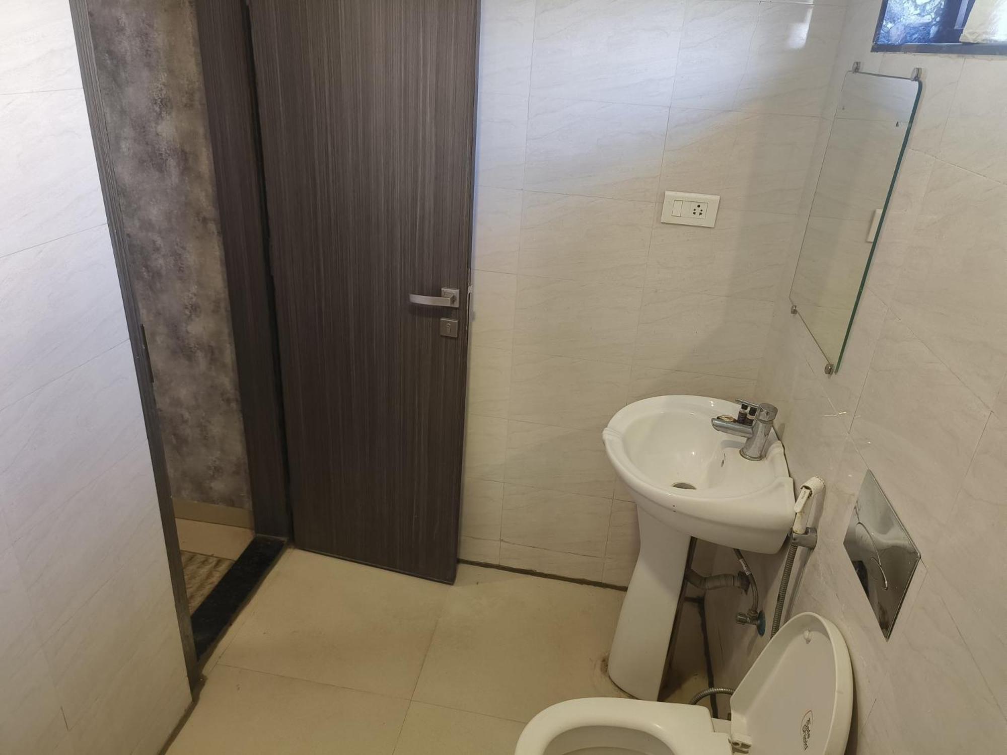 Hotel Royal Retreat Sambalpur Exteriör bild