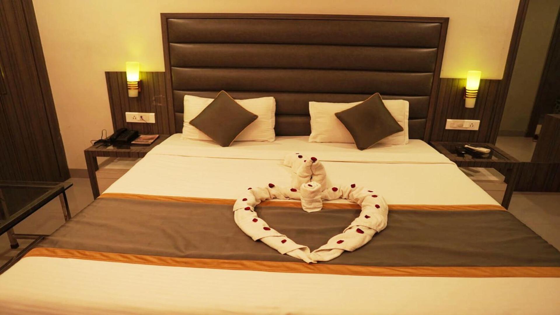 Hotel Royal Retreat Sambalpur Exteriör bild