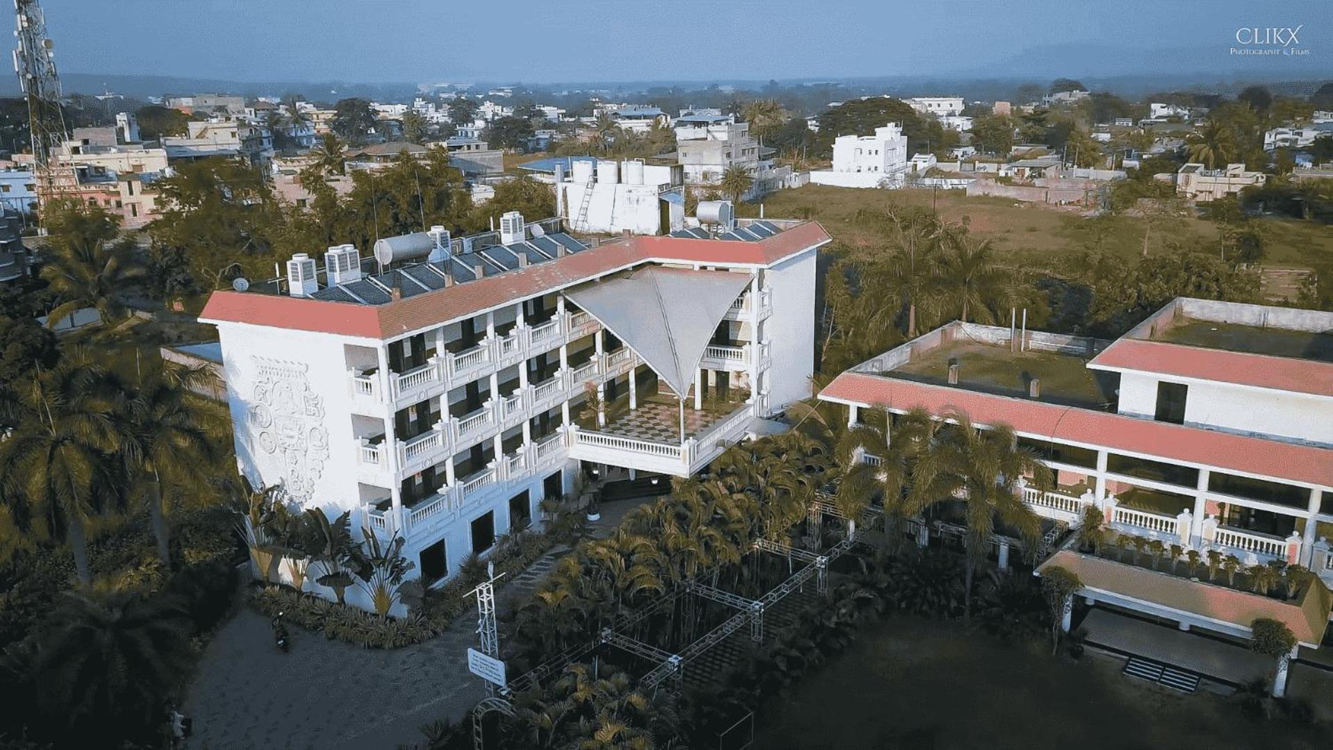 Hotel Royal Retreat Sambalpur Exteriör bild